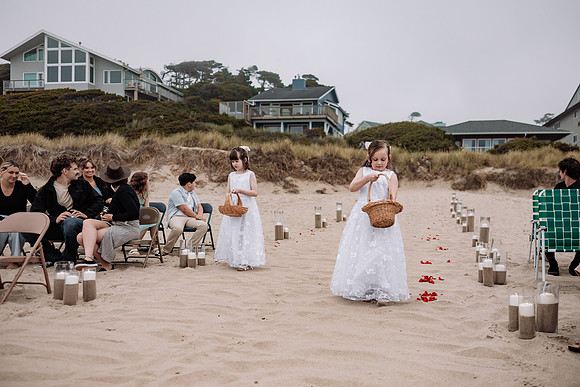 Nate-Bella-Lincoln-City-Oregon-Intimate-Beach-Wedding-Photo-4