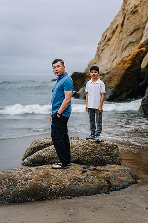 Family-photos-ha-do-cape-kiwanda-oregon-2025 (40 of 56)