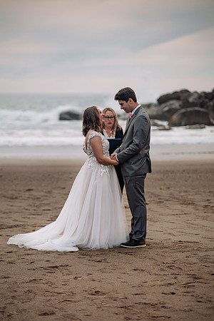 Eric-Kylee-Fishing-Rock-Elopement-Depoe-Bay-0regon-Photos-9323