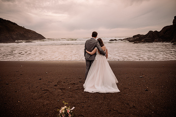 Eric-Kylee-Orona-Lincoln-City-Fogarty-creek-Oregon-Couples-Photos-4965