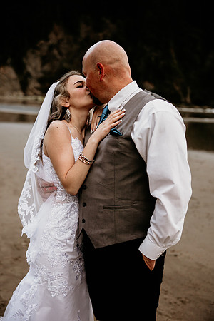 Kacey-Short-Sand-Beach-Tillamook-Oregon-Elopement (108 of 128)