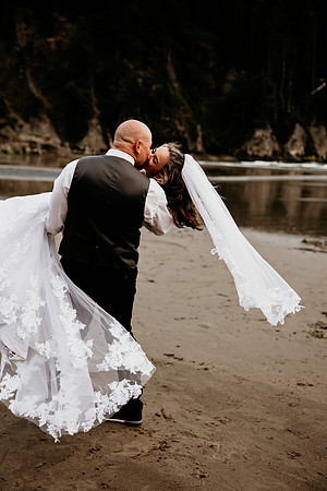 Kacey-Short-Sand-Beach-Tillamook-Oregon-Elopement (100 of 128)