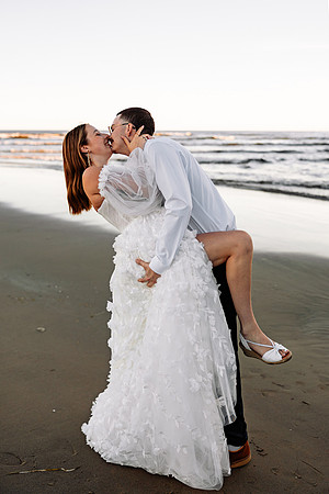 Brandn-Bailey-Newport-Oregon-Elopement-Photos-53
