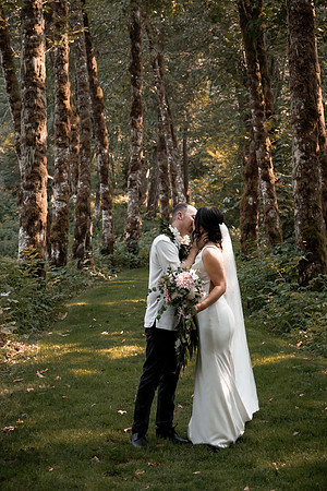 Ryan-Lynsie-Bridal-Veil-Lakes-Portland-Oregon-Weddingg-59