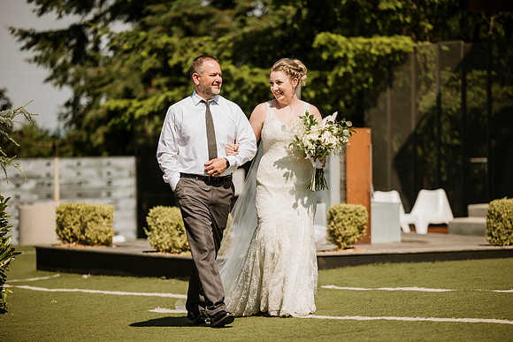 Brad-Jessica-Redland-Family-Farm-Oregon-City-Wedding-Photos-4045