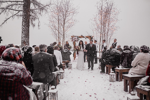Tyler-Brittani-Lake-Priest-Idaho-Winter-Snow-Wedding-2021-04211