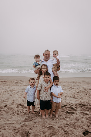 Family-Photos-2024-Lincoln-City-Oregon--47