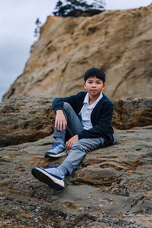 Family-photos-ha-do-cape-kiwanda-oregon-2025 (15 of 56)