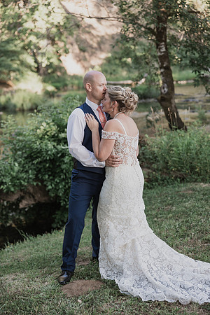Derrick-Kenzie-Navarra-Gardens-Willamina-Oregon-Wedding-Photos (300 of 436)