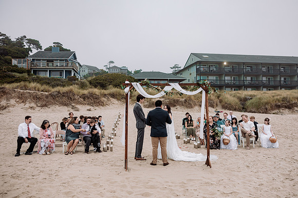 Nate-Bella-Lincoln-City-Oregon-Intimate-Beach-Wedding-Photo-11