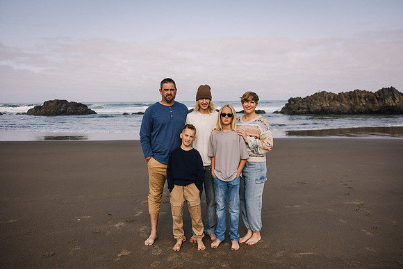 Family-Photos-2024-Lincoln-City-Oregon--14