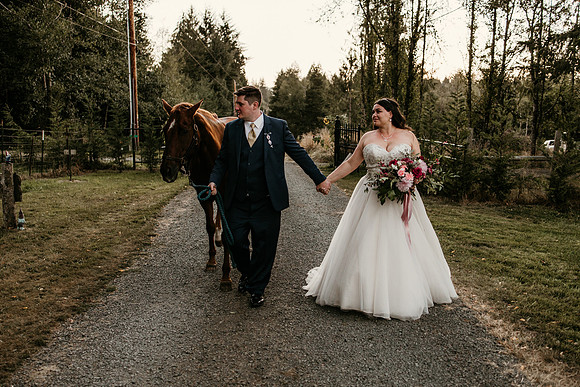 Connor-Cierra-Ranier-Washington-Barn-Rustic-Wedding-Washington-Wedding-Photos-0789