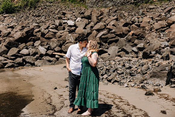 Yaquina-Engagement-Photos-2025 (24 of 33)
