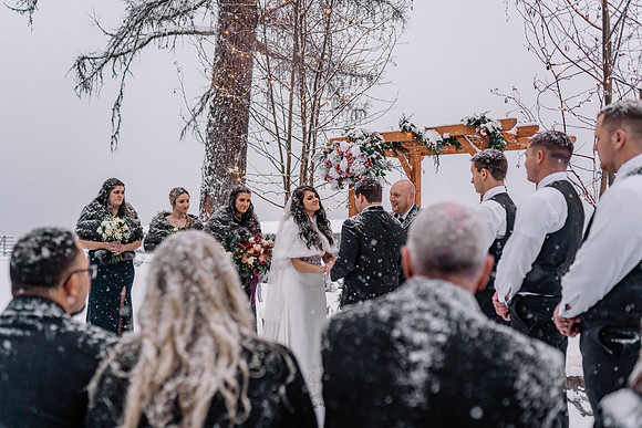 Tyler-Brittani-Lake-Priest-Idaho-Winter-Snow-Wedding-2021-04165