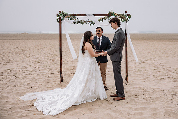 Nate-Bella-Lincoln-City-Oregon-Intimate-Beach-Wedding-Photo-7