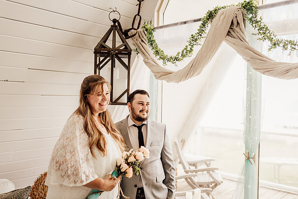 Jordan-Lainey-Roads-End-lincoln-City-oregon-airbnb-Elopement-photos-23