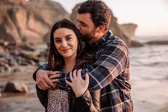 brittani-Nick-Otter-Crest-Couples-Photo-Session-Oregon-1077