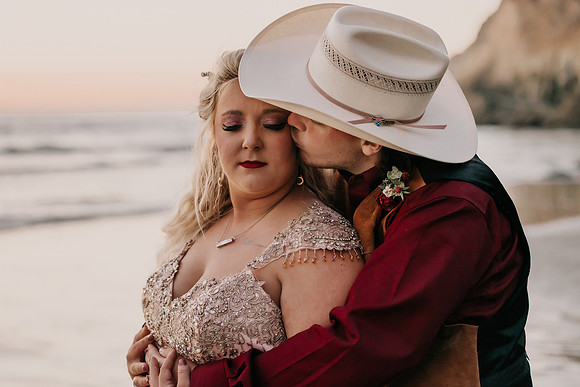 Kayla-Bo-Hug-Point-Oregon-Elopment-4361