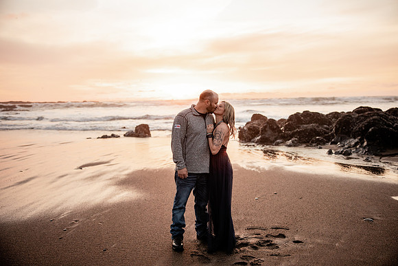 Stuart-Monique-Lincoln-City-Fogarty-creek-Oregon-Couples-Photos-3030