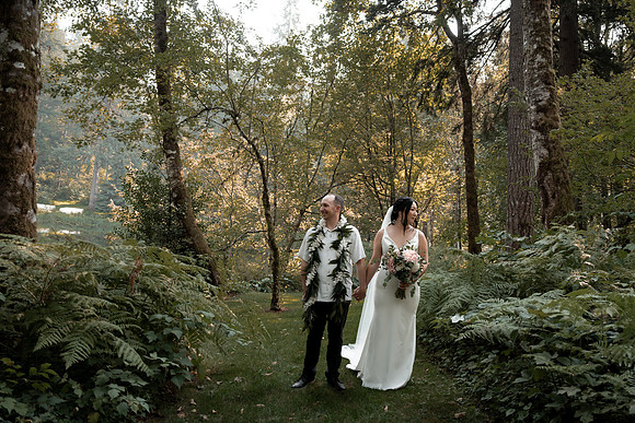 Ryan-Lynsie-Bridal-Veil-Lakes-Portland-Oregon-Weddingg-37