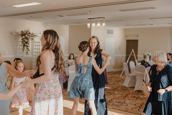 Marcus-Lori-Chinook-Winds-Seafood-Grille-Lincoln-City-Oregon-Wedding-Photos (352 of 477)
