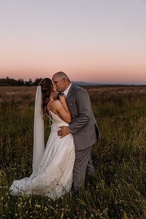 Chris-Victoria-Wedding-Photos-2022-Oregon-PORTRAITS (90)