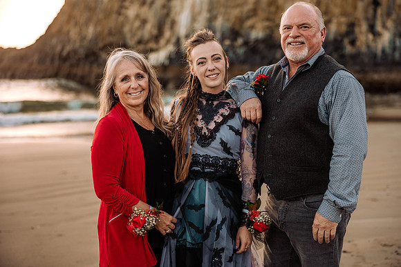 Teal-Jocelyn-Seal-Rock-Elopement-3657