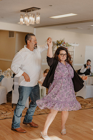 Marcus-Lori-Chinook-Winds-Seafood-Grille-Lincoln-City-Oregon-Wedding-Photos (315 of 477)