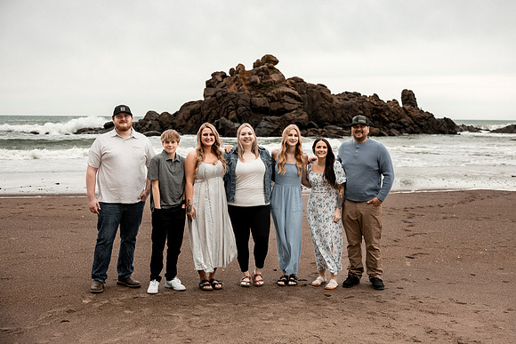 Destiny-Makala-Family-Photos-2025-Depoe-bay-Oregon (13 of 72)