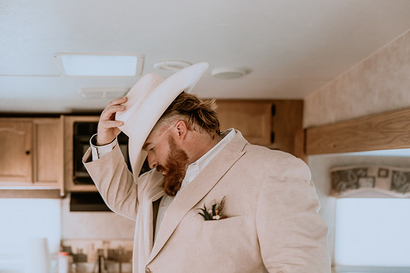 DYLAN-CLAIRE-WEDDING-GETTING-READY-39