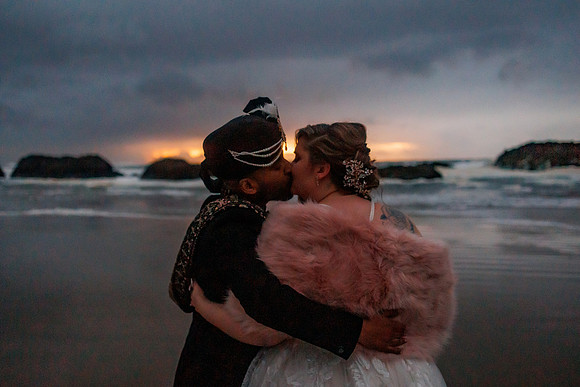 Tandi-Bobby-Seal-Rock-Oregon-Intimate-Elopement-photos-0562