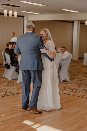 Marcus-Lori-Chinook-Winds-Seafood-Grille-Lincoln-City-Oregon-Wedding-Photos (295 of 477)