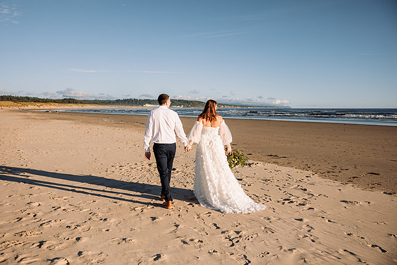 Brandn-Bailey-Newport-Oregon-Elopement-Photos-19