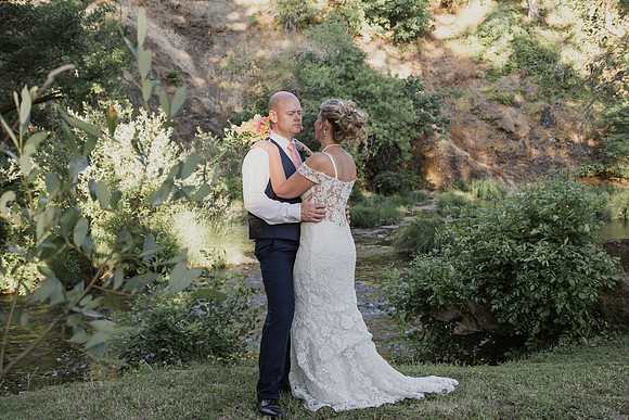 Derrick-Kenzie-Navarra-Gardens-Willamina-Oregon-Wedding-Photos (330 of 436)