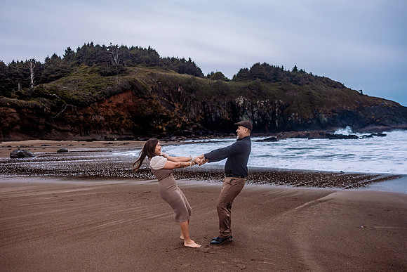 Sarah-Anniversary-Oregon-Coast-Depoe-Bay (27 of 49)