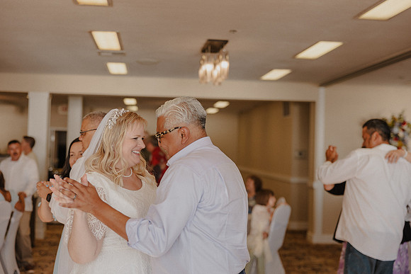 Marcus-Lori-Chinook-Winds-Seafood-Grille-Lincoln-City-Oregon-Wedding-Photos (318 of 477)