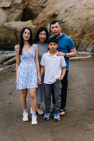 Family-photos-ha-do-cape-kiwanda-oregon-2025 (31 of 56)