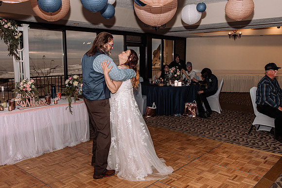 Jeff-April-Inn-Spanish-Head-Lincoln-City-oregon-Wedding-2022 (349 of 299)