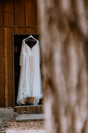 DYLAN-CLAIRE-WEDDING-DETAIL-PHOTOS-39