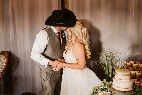 Gage-Mckayla-Adeline-Farm-Wedding-Photos-2021-0406