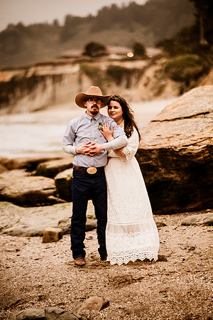 Trevyn-Ky-Otter-Crest-Devils-Punchbowl-Depoe-Bay-Oregon-Elopement-Photos-9885
