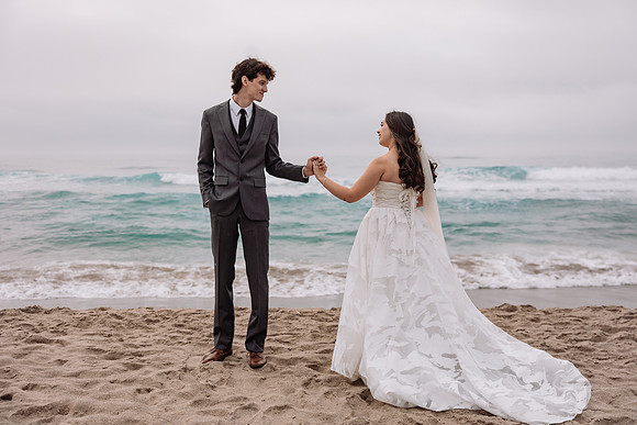 Nate-Bella-Lincoln-City-Oregon-Intimate-Beach-Wedding-Photo-45