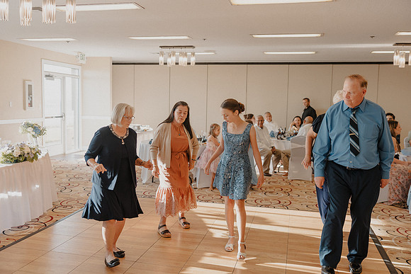 Marcus-Lori-Chinook-Winds-Seafood-Grille-Lincoln-City-Oregon-Wedding-Photos (348 of 477)