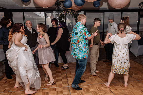 Jeff-April-Inn-Spanish-Head-Lincoln-City-oregon-Wedding-2022 (382 of 299)