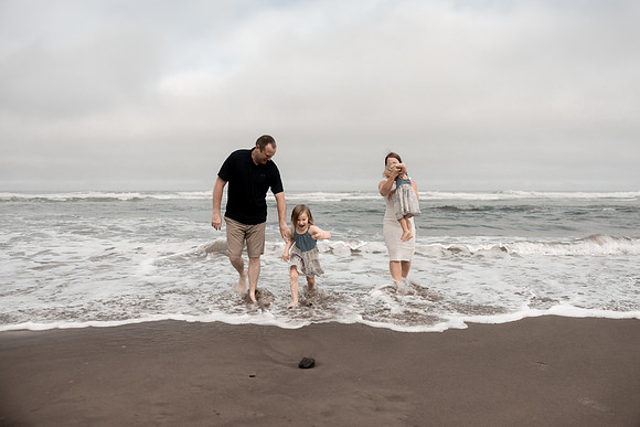 Family-Photos-2024-Lincoln-City-Oregon--39