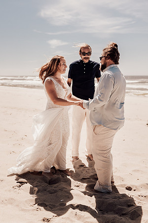 Ty-Sandy-lincoln-city-oregon-roads-end-elopement-photographer-9408