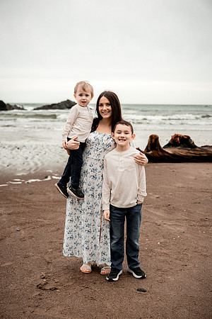 Destiny-Makala-Family-Photos-2025-Depoe-bay-Oregon (24 of 72)
