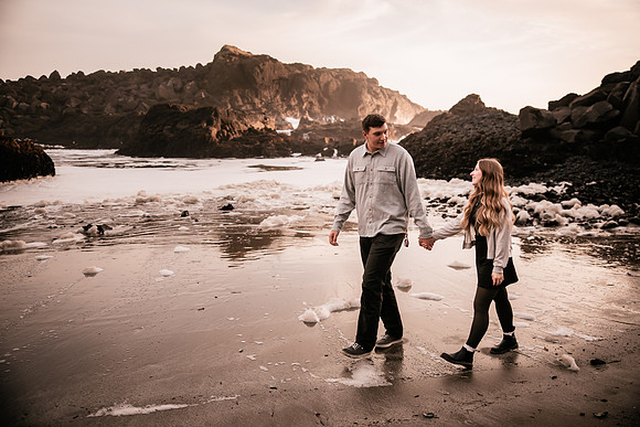 jace-love-porposal-newport-oregon-yaquina-lighthouse-photos (36 of 54)