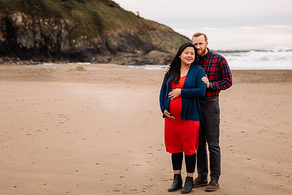 Dylan-Johanna-Fogarty-Creek-Oregon-Engagement-Maternity-Photos (10 of 49)
