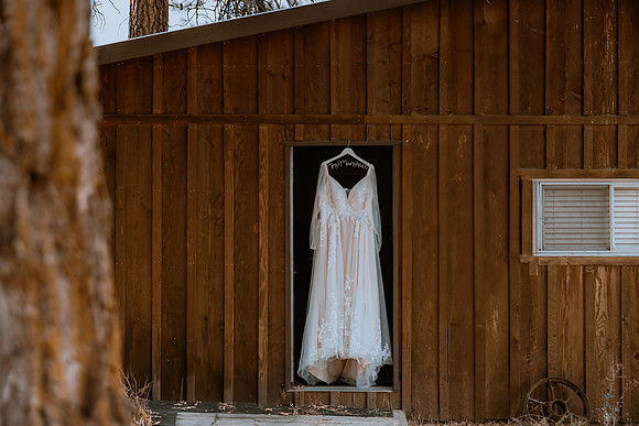 DYLAN-CLAIRE-WEDDING-DETAIL-PHOTOS-38